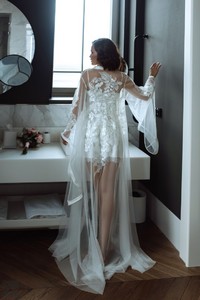 Свадебное платье Джулес     <li>
        <span>Силуэт:</span>
        <b>
                                                                        А-силуэт                </b>
    </li>
, 