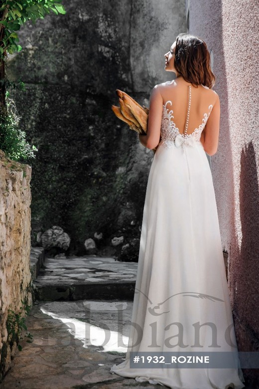 Свадебное платье Розин     <li>
        <span>Силуэт:</span>
        <b>
                                                                        А-силуэт                </b>
    </li>
,     <li>
        <span>Особенности:</span>
        <b>
                                                                                                                                Кружевные, Легкие, Простые                </b>
    </li>
