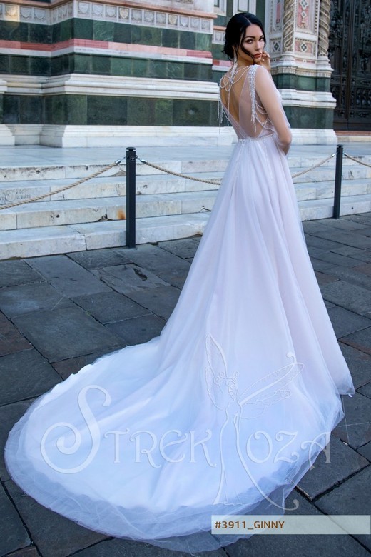 Свадебное платье Джинни     <li>
        <span>Силуэт:</span>
        <b>
                                                                        А-силуэт                </b>
    </li>
,     <li>
        <span>Особенности:</span>
        <b>
                                                                                                                                                            Легкие, Простые, С открытой спиной, Со шлейфом                </b>
    </li>
