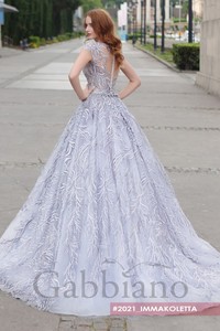 Свадебное платье Иммаколетта     <li>
        <span>Силуэт:</span>
        <b>
                                                                        Пышное                </b>
    </li>
,     <li>
        <span>Особенности:</span>
        <b>
                                                                                                    Закрытые, Кружевные                </b>
    </li>
